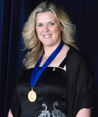 image of Dee Lauzon