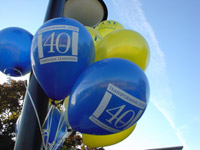 Fall kick off 05 - 40th anniversary balloons